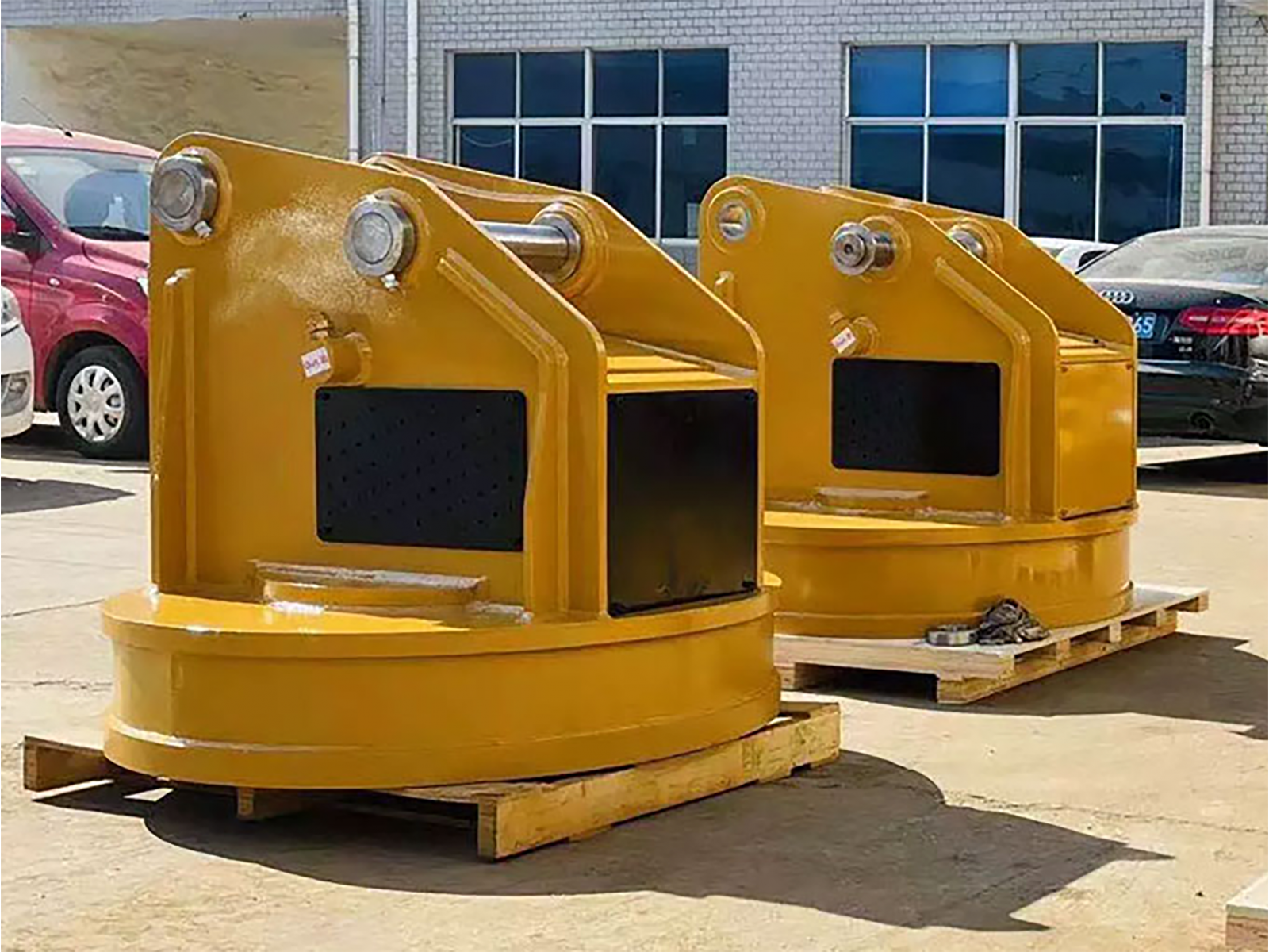 แม่เหล็กติดรถแบคโฮ ดูดเศษเหล็ก